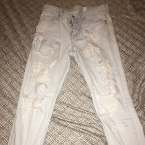 women’s ripped boyfriend jeans